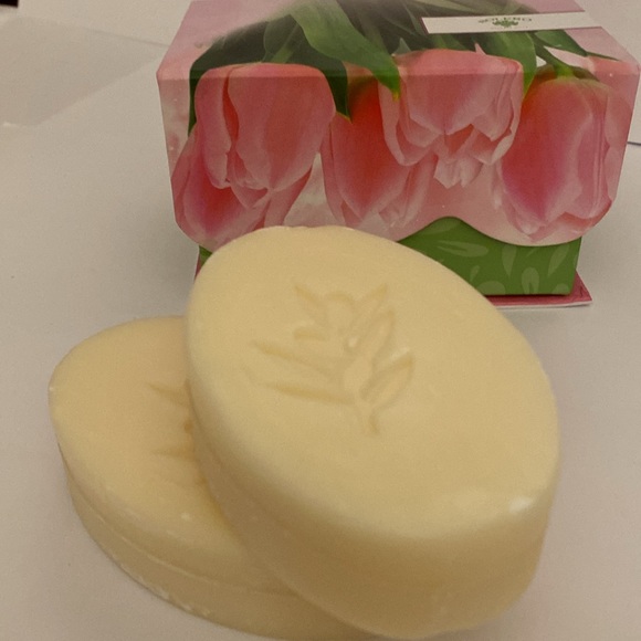 ๐HP๐Two Bars of Bath Soaps in Lovely Pink Tulip Box - Picture 4 of 7